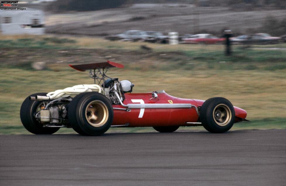 Derek Bell (1968): Mit fünf Siegen beim 24-Stunden-Rennen ist der Brite eine absolute Le-Mans-Legende. In der Formel 1 wird er dagegen nie glücklich. Bei seinen zwei Einsätzen für Ferrari - gleichzeitig seine ersten Formel-1-Rennen - fällt er jeweils aus, und insgesamt holt er in der Königsklasse auch später nur einen einzigen Punkt.