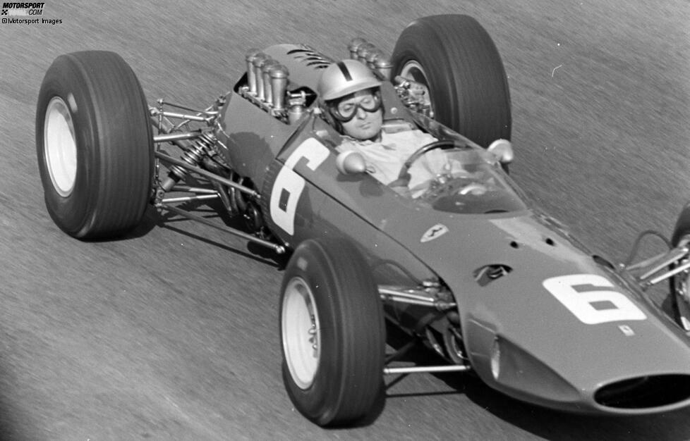 Nino Vaccarella (1965): Auch der Italiener fährt nur ein einziges Mal für die Scuderia. Der zwölfte Platz beim Heimspiel in Monza ist zugleich sein letzter Einsatz in der Formel 1. Seine Bilanz: Vier Starts, null Punkte. Seinen größten Erfolg feiert er 1964, als er die 24 Stunden von Le Mans gewinnen kann.