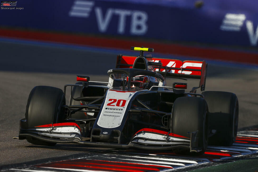 Kevin Magnussen (3): Schlechtes Qualifying, aber dafür ein Bombenstart. Lag nach der ersten Runde in den Punkten, obwohl er nur von P18 kam! Konnte die Position im Haas verständlicherweise nicht halten, am Ende P12. Trotzdem ein sehr ordentliches Rennen, sogar mit der Tendenz zur 2.