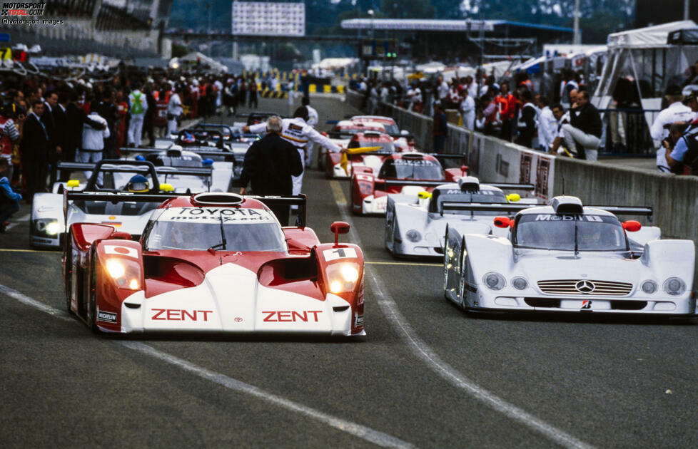 Platz 6: Toyota GT-One (1998-99) - Die GT1-Ära am Ende der 1990er-Jahre brachte eine Menge schöner Autos hervor, unter denen der Toyota GT-One besonders hervorstach. Das Auto war aber nicht nur schön, sondern auch schnell. Doch der große Triumph blieb den Japanern damit verwehrt.