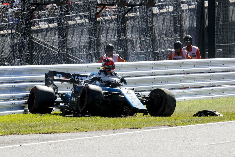 Teilweise fehlen George Russell und Robert Kubica zwei Sekunden auf den Vorletzten, sodass die Fahrer auch im Rennen keine Chance auf einen fairen Kampf haben. Vor allem das umjubelte Comeback von Kubica wird zum Desaster: Der Pole schimpft zunehmend über das Auto und beendet sein Abenteuer nach nur einer Saison wieder.