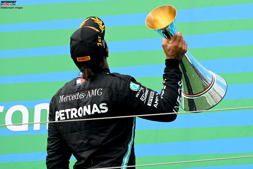 Lewis Hamilton (1): Die Bestnote gibt es damit nur für den Weltmeister. Wir haben lange überlegt, aber uns ist nichts eingefallen, was man an diesem Wochenende kritisieren könnte. Ja, der Mercedes W11 ist das beste Auto im Feld. Dass das alleine aber keine Garantie für den Sieg ist, das hat sein Teamkollege gezeigt. Get in there Lewis!