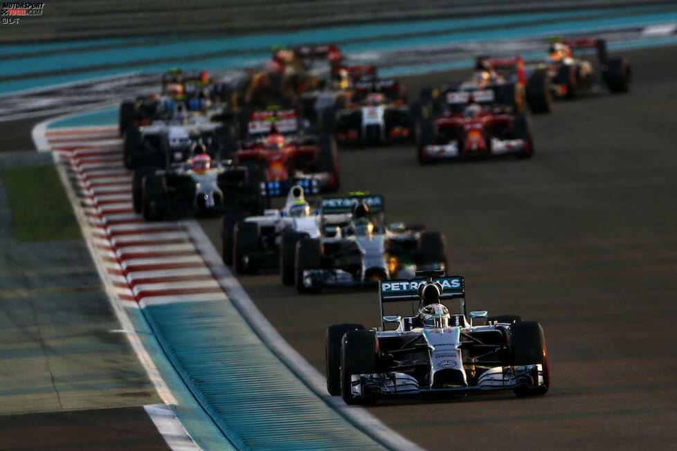 #10 Doppelte Punkte in Abu Dhabi 2014: Um die Weltmeisterschaft spannender zu gestalten, wollte Bernie Ecclestone in den letzten drei Rennen doppelte Punkte vergeben. Die Idee kam jedoch gar nicht gut an. Schließlich einigte man sich auf einen Kompromiss: Nur das letzte Rennen sollte doppelt zählen.