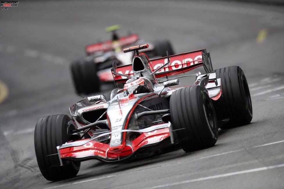 Fernando Alonso zu McLaren (2007): Mit zwei WM-Titeln im Gepäck zieht es Alonso zur Saison 2007 von Renault zu McLaren. Sportlich läuft es gut, und den dritten Titel in Serie verpasst der Spanier lediglich um einen Punkt. Trotzdem ist das Jahr in anderer Hinsicht ein Debakel.