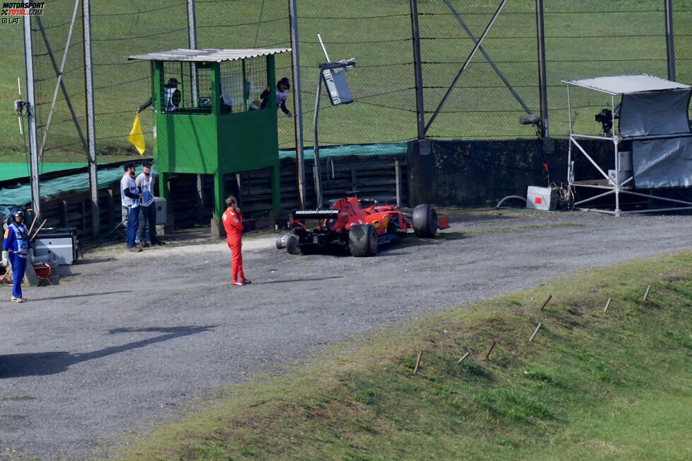 Nach einem kurzen Aufatmen aber schon der nächste Tiefpunkt: Nach zwei technischen Defekten (Russland, USA) geraten Vettel und Leclerc in Brasilien aneinander. 