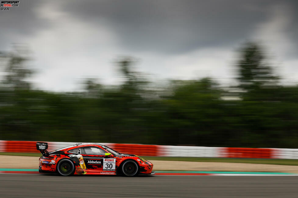 Frikadelli Racing: Volle Attacke mit beiden Porsches, laut Nennliste aber ohne Sabine Schmitz. #30 Klaus Abbelen/Lance David Arnold/Alex Müller (Pro-Am); #31 Kevin Estre/Michael Christensen