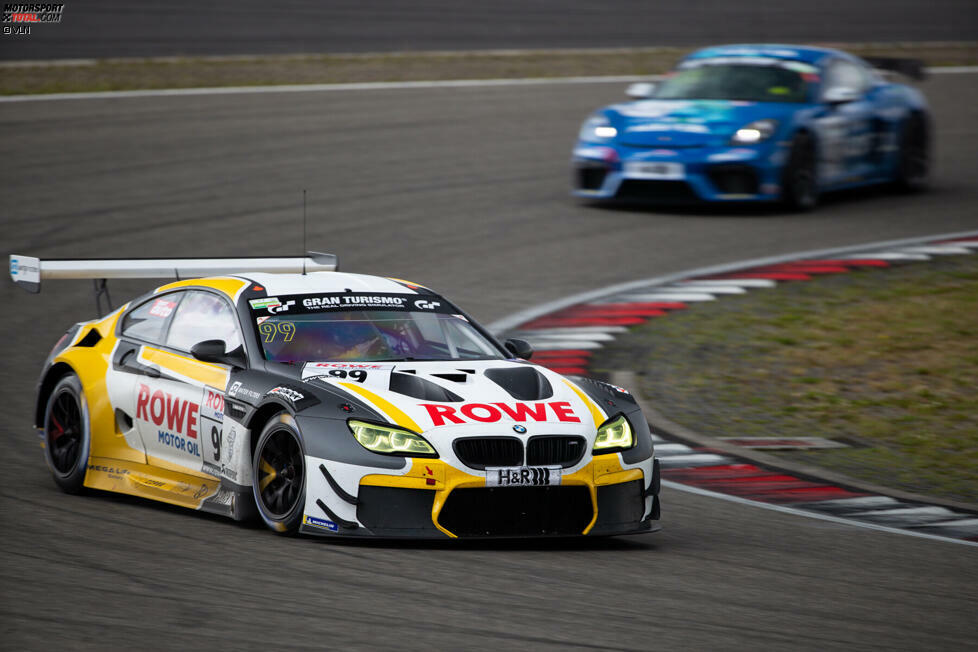 Rowe Racing: DABEI! Mit anderen Fahrern als bei VLN1 ausgestattet. Nick Yelloly war im Vorjahr noch bei Walkenhorst unterwegs - Umgewöhnung auf Michelin-Reifen. #98 Alexander Sims/Nick Yelloly