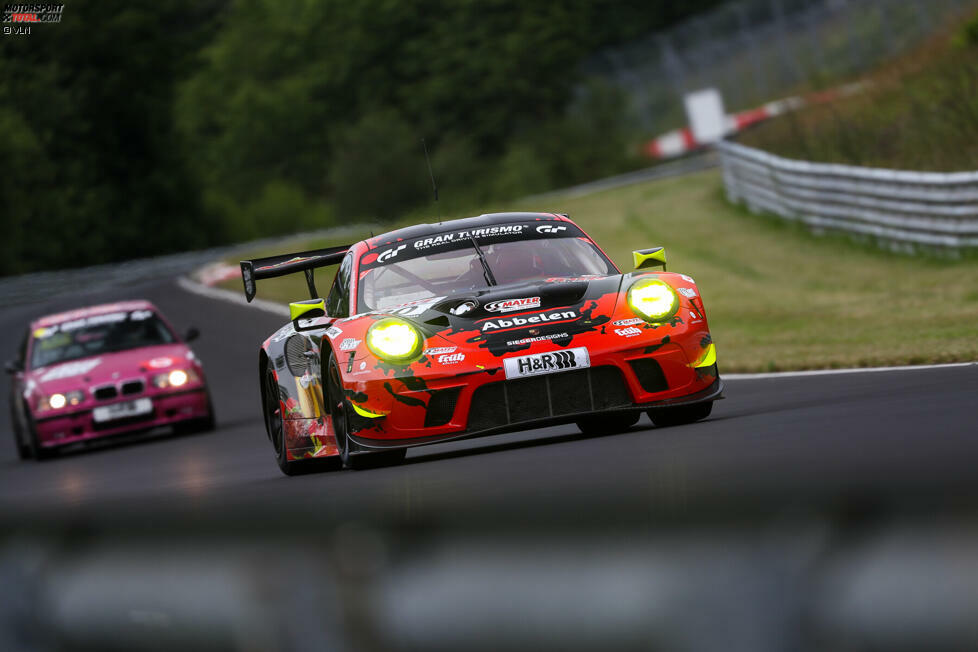 Frikadelli Racing: DABEI! Comeback von Sabine Schmitz, die bei VLN1 noch pausiert hatte. #30 damit anders als beim Auftakt in der SP9 Pro gemeldet. In der werksunterstützten #31 stößt Felipe Fernandez Laser hinzu. #30 Klaus Abbelen/Sabine Schmitz/Lance David Arnold/Alex Müller; #31 Kevin Estre/Michael Christensen/Felipe Fernandez Laser