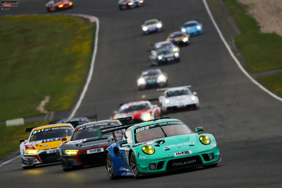 Falken Motorsport: DABEI! Nach dem kurzfristigen Start bei VLN1 jetzt wie geplant mit beiden Fahrzeugen am Start. #3 Thomas Preining/Dirk Werner; #4 Peter Dumbreck/Martin Ragginger