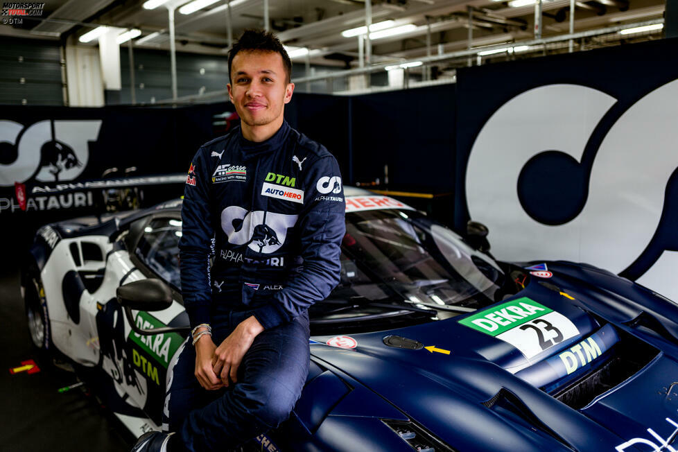 3. Alex Albon: Der Formel-1-Aussteiger fährt in der DTM um seine Karriere. Und muss sich im Red-Bull-Ferrari-Team ausgerechnet gegen Helmut Markos Neuentdeckung Liam Lawson durchsetzen. Das sorgt für Zündstoff! Und die DTM-Fans sitzen erste Reihe fußfrei.