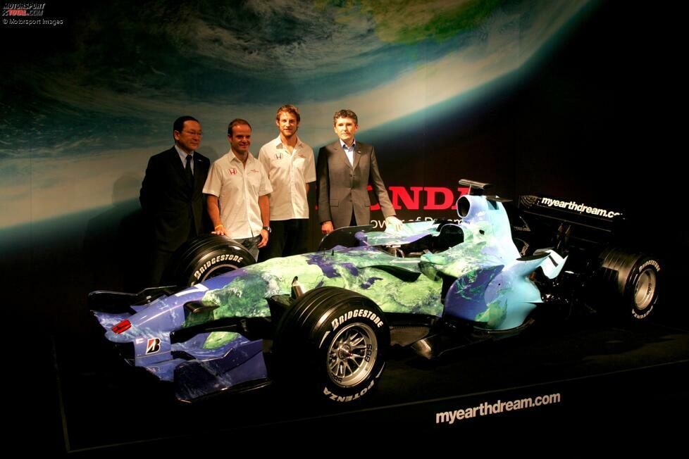 Honda 2007: Ganz anders die Herangehensweise von Honda im Jahr 2007. Der RA107 wird von Jenson Button und Rubens Barrichello im Naturhistorischen Museum in London enthüllt. Das Team überrascht dabei mit einer der ungewöhnlichsten Lackierungen aller Zeiten: dem 