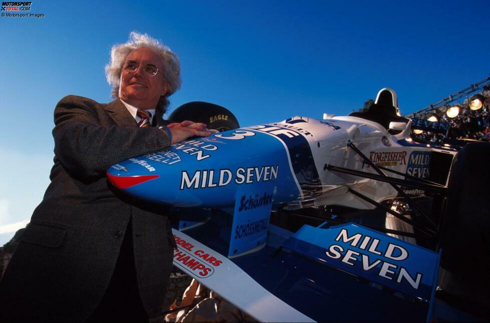 Benetton 1996: Modemagnat Luciano Benetton stellt den B196 Anfang Februar im sonnigen Sizilien vor. Gemeinsam mit Teamchef Flavio Briatore und den beiden Fahrern Gerhard Berger und Jean Alesi wird das Auto in einem altehrwürdigen Amphitheater in Taormina der Öffentlichkeit präsentiert.