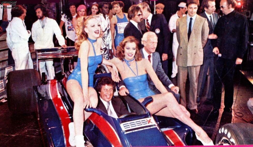 Lotus 1979: Auch in früheren Jahren sind Auto-Präsentationen ein wahres Highlight. Lotus hat für den Launch des neuen Boliden 1979 eine besondere Location ausgewählt: den Pariser Nachtclub 