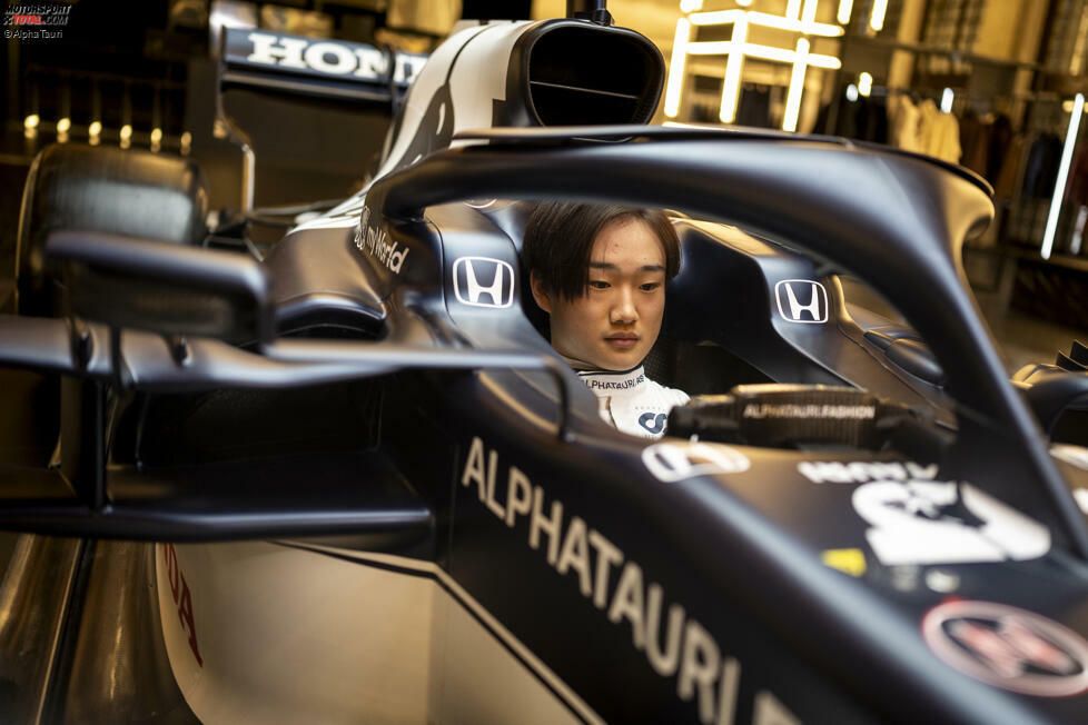#22: Yuki Tsunoda wollte für seine Formel-1-Karriere ursprünglich die 11, denn diese Nummer hat er schon im Kartsport verwendet. Die gehört aber schon Red-Bull-Kollegen Sergio Perez. 