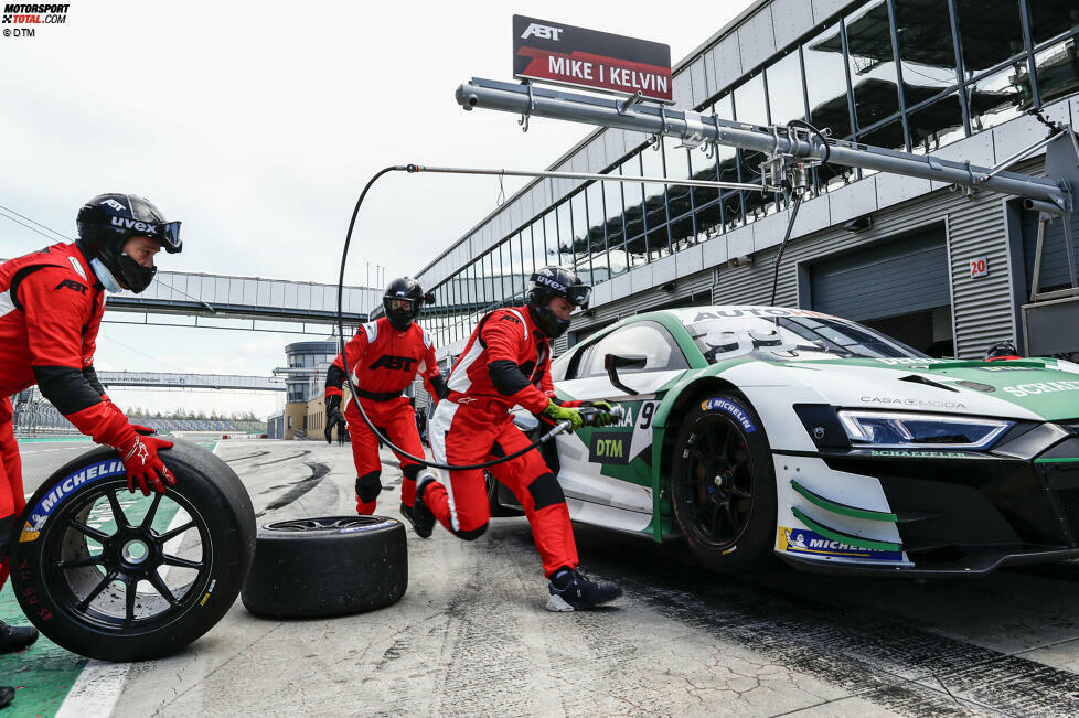 Kleinere Boxencrews: Bis 2020 waren bei den Boxenstopps neun Crewmitglieder erlaubt, dieses Jahr sind es nur noch sechs Personen und ein Lollipopmann. Dadurch müssen die Teams bei der Choreographie kreativer sein, es können mehr Fehler passieren - und die Kosten werden gesenkt. Erwartete Dauer? ca. acht Sekunden.