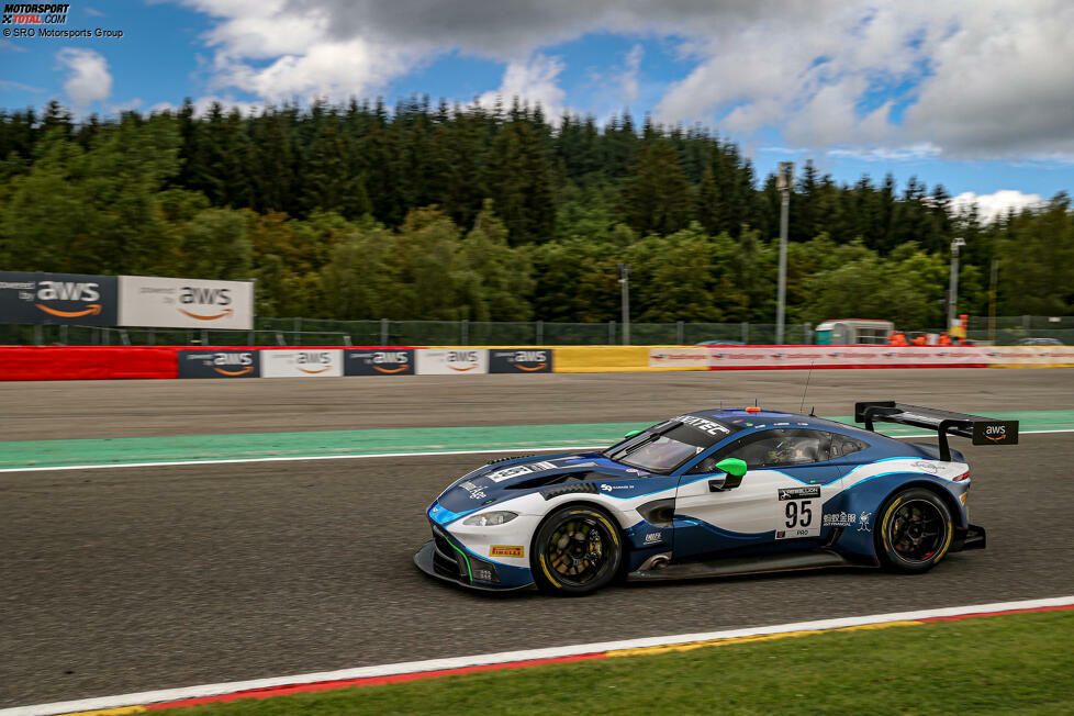 2:18.654: Die schnellste Runde im Rennen, gefahren von Nicki Thiim im Aston Martin Vantage AMR GT3 des Teams Garage 59. Im Rennergebnis schloss Thiim zusammen mit seinen Kollegen Ross Gunn und Marco Sörensen auf dem dritten Platz ab.