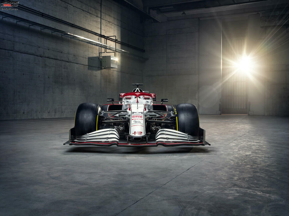 Der neue Alfa Romeo C41 ist da! Wir stellen den Neuwagen für Kimi Räikkönen und Antonio Giovinazzi mit den ersten Fotos vor!