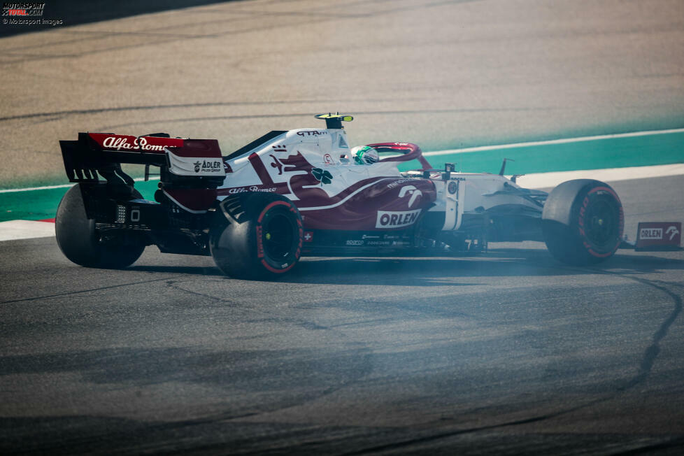 Antonio Giovinazzi (3): Im Vergleich zu Räikkönen deutlich besser im Qualifying, wie so oft. Im Rennen aber überzeugte er nicht so sehr. Allerdings leistete er sich auch keine größeren Schnitzer. Darum am Ende eine Drei - nichts Berühmtes, aber eben auch nicht grottenschlecht.