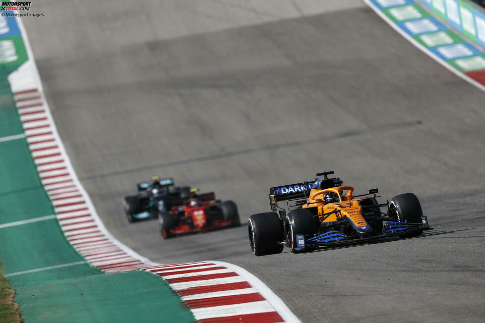Carlos Sainz (3): Hat den im Vergleich zu McLaren besseren Ferrari-Speed nicht gut umgesetzt und das direkte Duell gegen Ricciardo verloren. Außerdem: Kam nur auf Soft in Q3 und hatte damit ein Handicap im ersten Stint im Rennen. Da ist er dann nur bedingt positiv aufgefallen. Insgesamt durchwachsen.