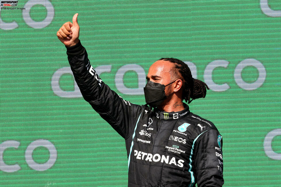 Lewis Hamilton (1): Er hat weder die Pole geholt noch das Rennen gewonnen, aber hat sich auch nichts vorzuwerfen. Ein super Start brachte ihn in Führung, am Ende aber hatte Verstappen die größeren Reserven. Glatte Eins oder Abzüge, weil es hätte mehr sein können? Wir waren uns nicht ganz einig, aber die Mehrheit sagte: Spitzenleistung!