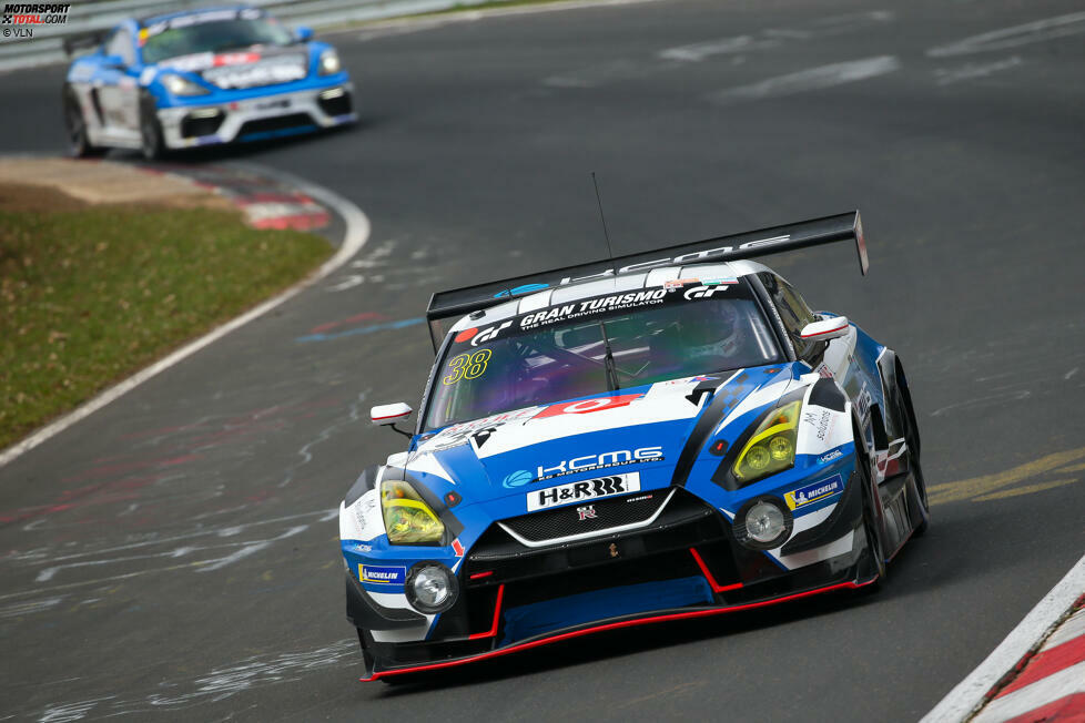 ... dann aber doch abgewendet werden. Unter diesen Gesichtspunkten rückt ein DTM-Engagement mit dem GT-R in weite Ferne, zumal man sich Ende 2019 auch vom KCMG-Rennstall trennte und das GT3-Programm auf absolute Sparflamme stellte.