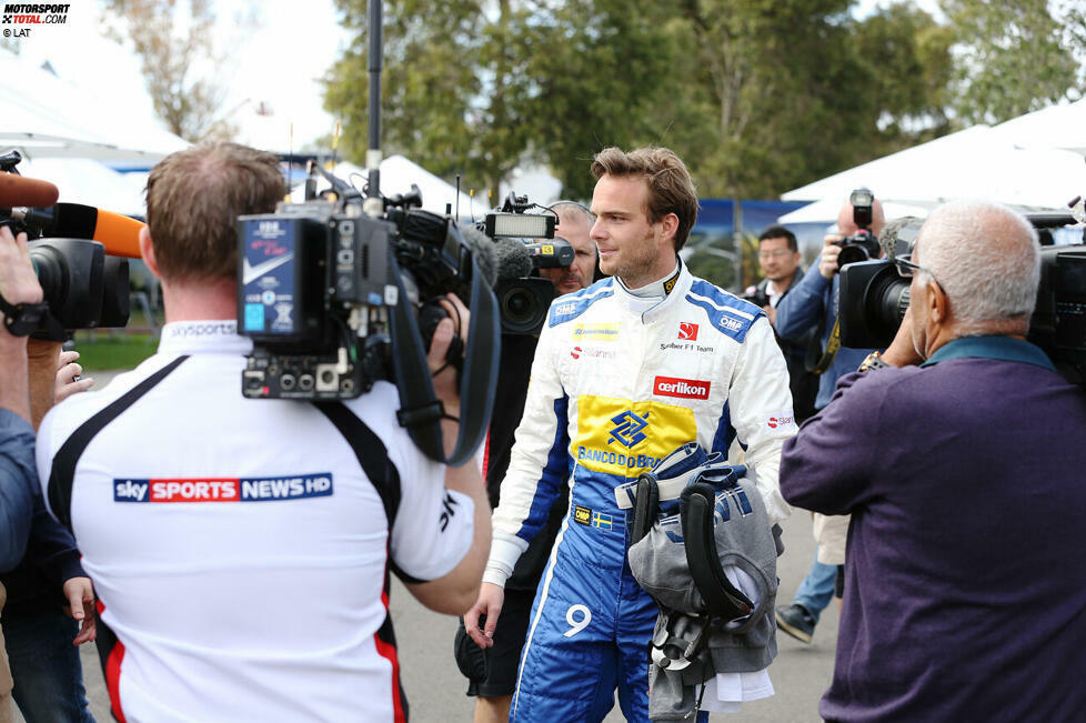 Beim Saisonauftakt in Melbourne taucht er in der Sauber-Garage auf, obwohl das Team keine Absicht hat, ihn fahren zu lassen. Erst kurz vor dem Rennen gibt es eine außergerichtliche Einigung. Sauber fährt mit Ericsson und Nasr, van der Garde bekommt eine Entschädigung in Millionenhöhe. Die Farce ist da allerdings schon perfekt.