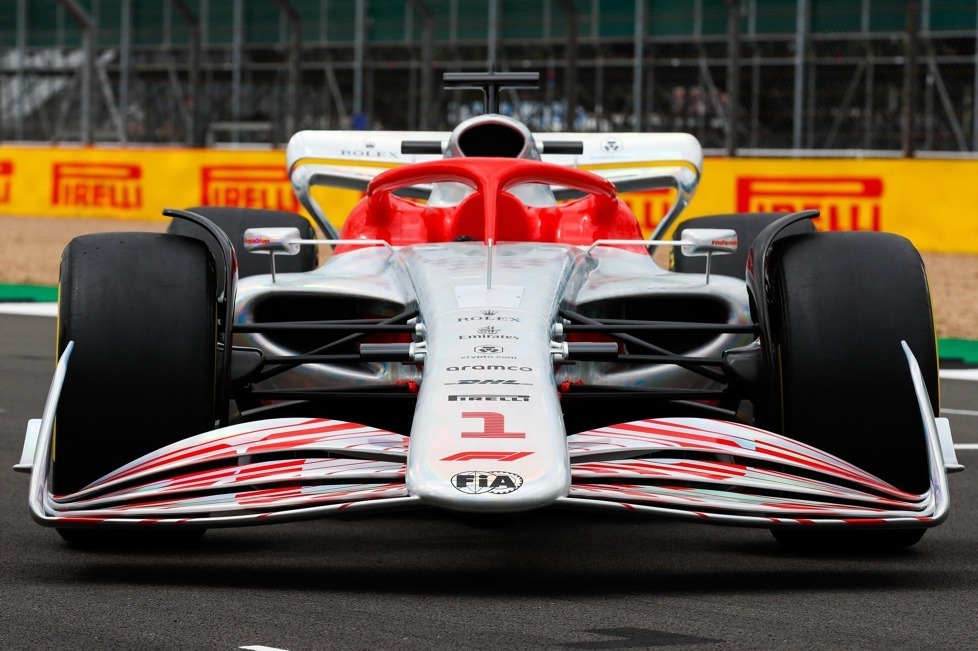Die Formel 1 hat in Silverstone einen ersten Prototyp für das neue Technische Reglement 2022 vorgestellt, und so sieht das künftige Formel-1-Auto aus!