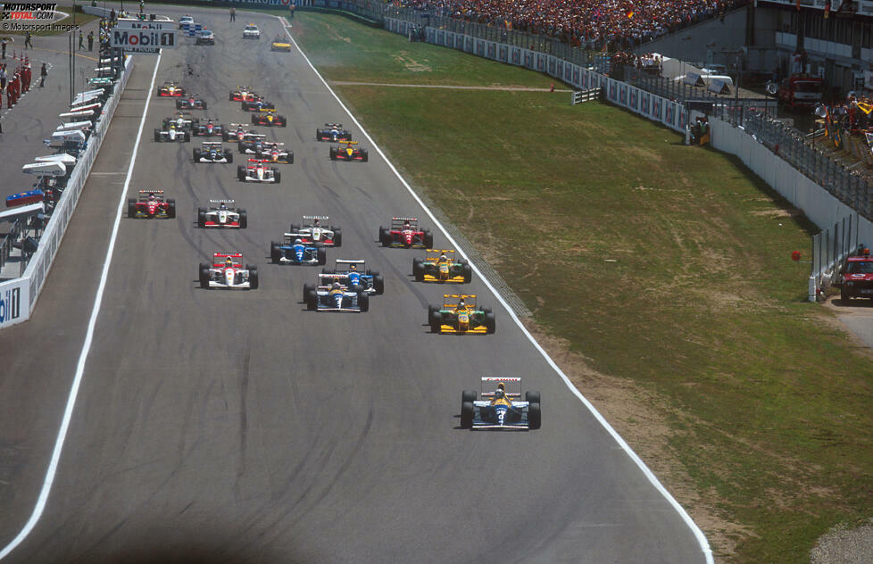 1993 führt Williams-Fahrer Damon Hill beim Deutschland-Grand-Prix in Hockenheim vom Start weg das Rennen an und sieht kurz vor Schluss wie der sichere Sieger aus, aber ...