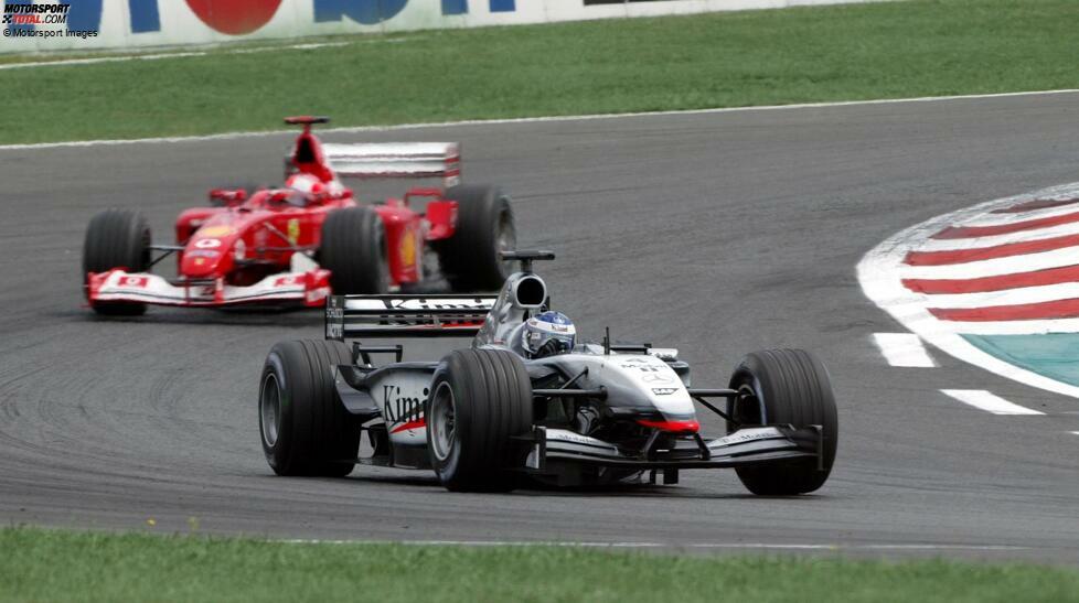 Beim Frankreich-Grand-Prix 2002 in Magny-Cours sieht Kimi Räikkönen auf McLaren schon wie der sichere Sieger aus, aber fünf Runden vor Rennende ...