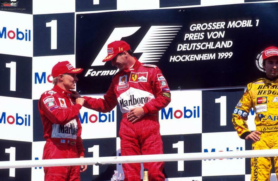 ... hat den Sieg schon vor Augen, als Ferrari eine Stallregie zugunsten von Eddie Irvine ausspricht, um dessen Titelchancen zu wahren. Der Platztausch erfolgt, Salo wird Zweiter - und Irvine schenkt ihm den Siegerpokal. Salo aber gewinnt nie ein Formel-1-Rennen.