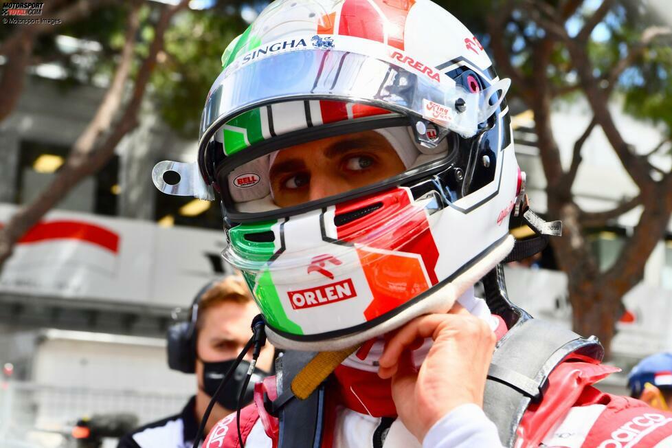 Die Farben hat sich Antonio Giovinazzi bewahrt. Der Italiener zeigt Nationalstolz und fährt in den Farben der heimischen Flagge auf dem Helm.