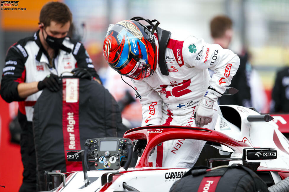 Antonio Giovinazzi fuhr in Abu Dhabi mit dem Design. Doch es war nicht das des Italieners, sondern es war das seines Teamkollegen Kimi Räikkönen, der seine Karriere beendet hat und 2021 in etwas knalligeren Farben unterwegs war.