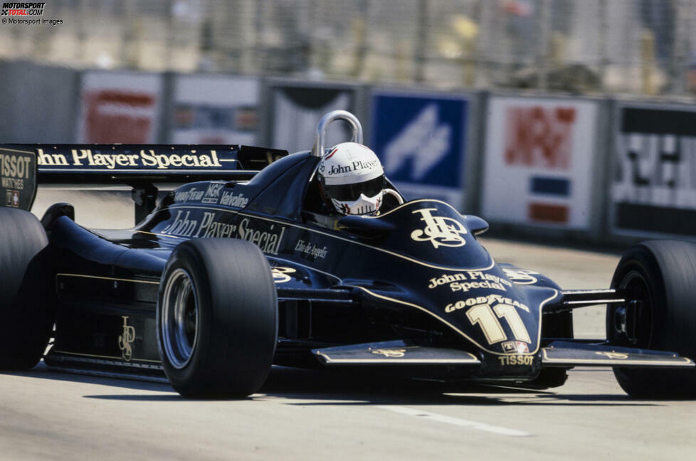 Long Beach 1982: Elio de Angelis fährt im Lotus an seinem 16. Startplatz vorbei, erkennt seinen Fehler aber sofort und will ihn korrigieren. Er schaltet in den Rückwärtsgang und setzt in der Startaufstellung zurück, aber ...