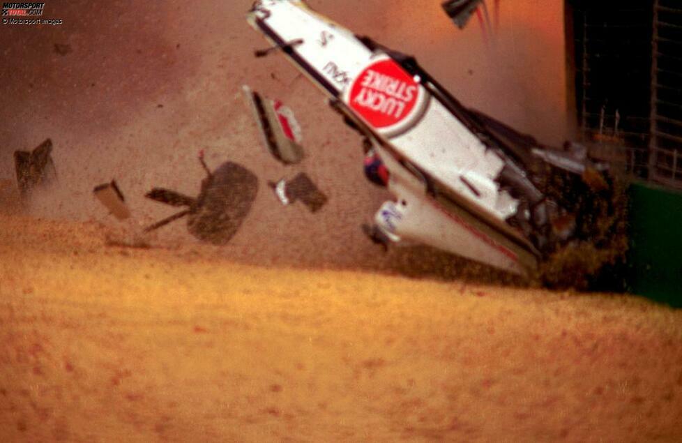 20. Jacques Villeneuve (Australien 2001): Gleich beim Saisonauftakt 2001 kommt es zur Katastrophe, als Ex-Weltmeister Villeneuve vor Kurve 3 auf Ralf Schumachers Williams auffährt. Der BAR wird in den Fangzaun geschleudert, wo ein Rad einen Streckenposten trifft, der daraufhin verstirbt.