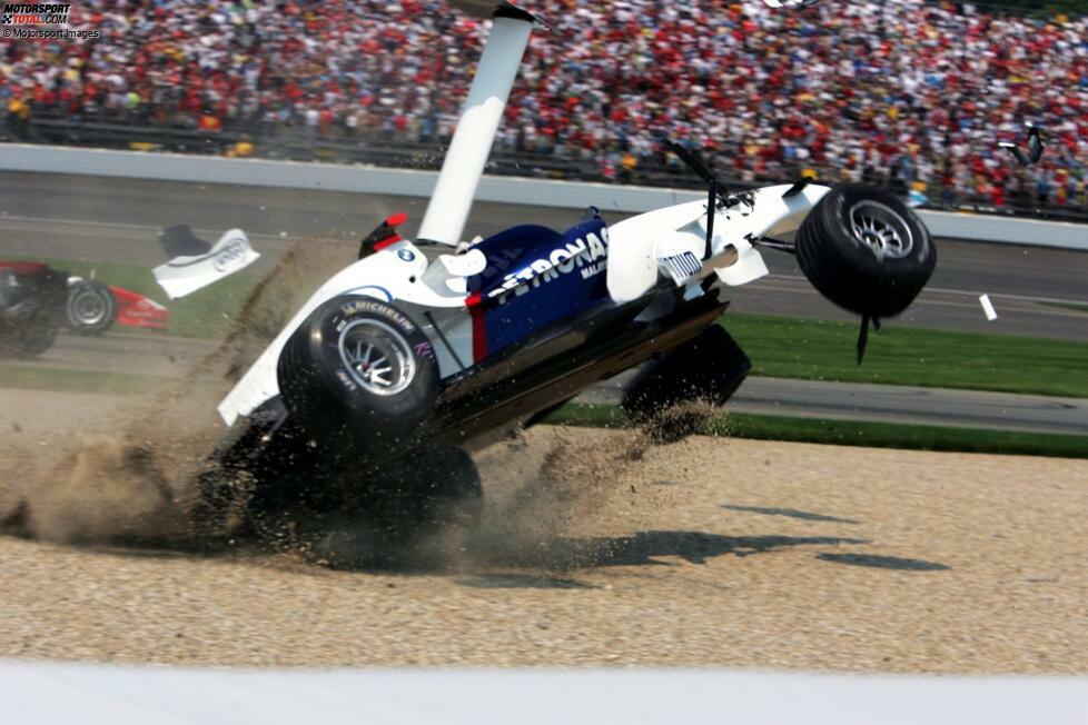 13. Nick Heidfeld (USA 2006): Beim Startcrash in Indianapolis erwischt es zahlreiche Autos, darunter auch die beiden McLaren von Räikkönen und Montoya. In einer Kettenreaktion berührt Jenson Button den BMW-Sauber von Heidfeld, der sich im Kiebett mehrfach überschlägt. Insgesamt scheiden sieben Fahrer in Runde 1 aus.