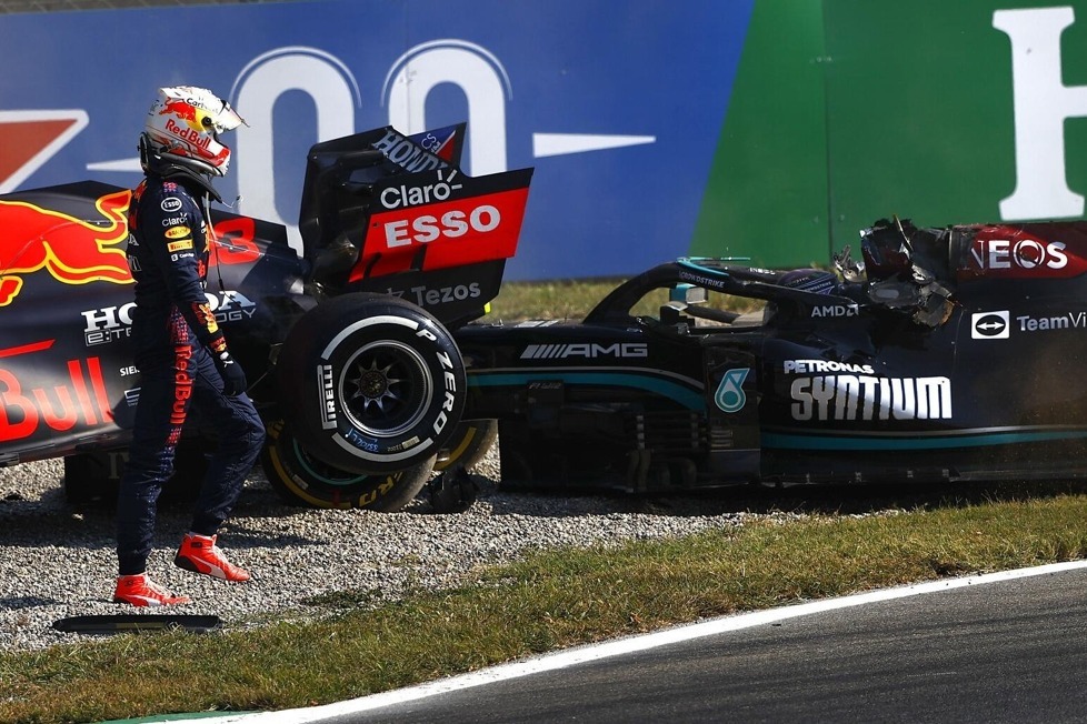 Wie der spektakuläre Crash zwischen den WM-Rivalen Lewis Hamilton und Max Verstappen beim Formel-1-Rennen in Monza zustandekam, Bild für Bild!