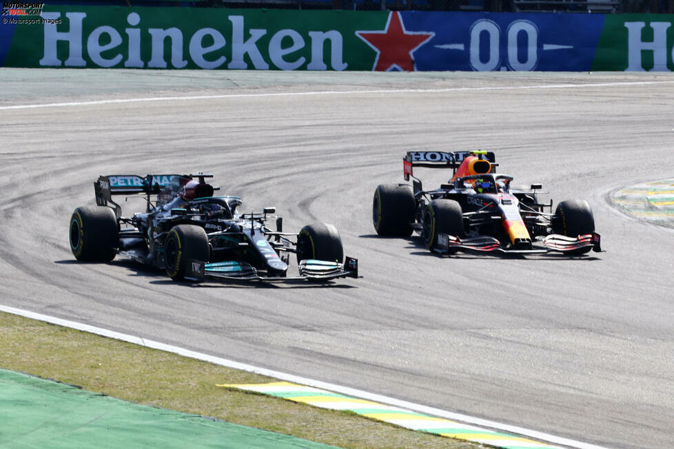 Sergio Perez (3): Stand bei Red Bull wieder klar im Schatten von Verstappen und hat sich im Sprint beim Start von Sainz abkochen lassen - der einen Reifenvorteil hatte. Sternstunde für Perez: Das Duell gegen Hamilton, in dem er zumindest einen Konter setzte. Dafür gibts am Ende eine Drei.