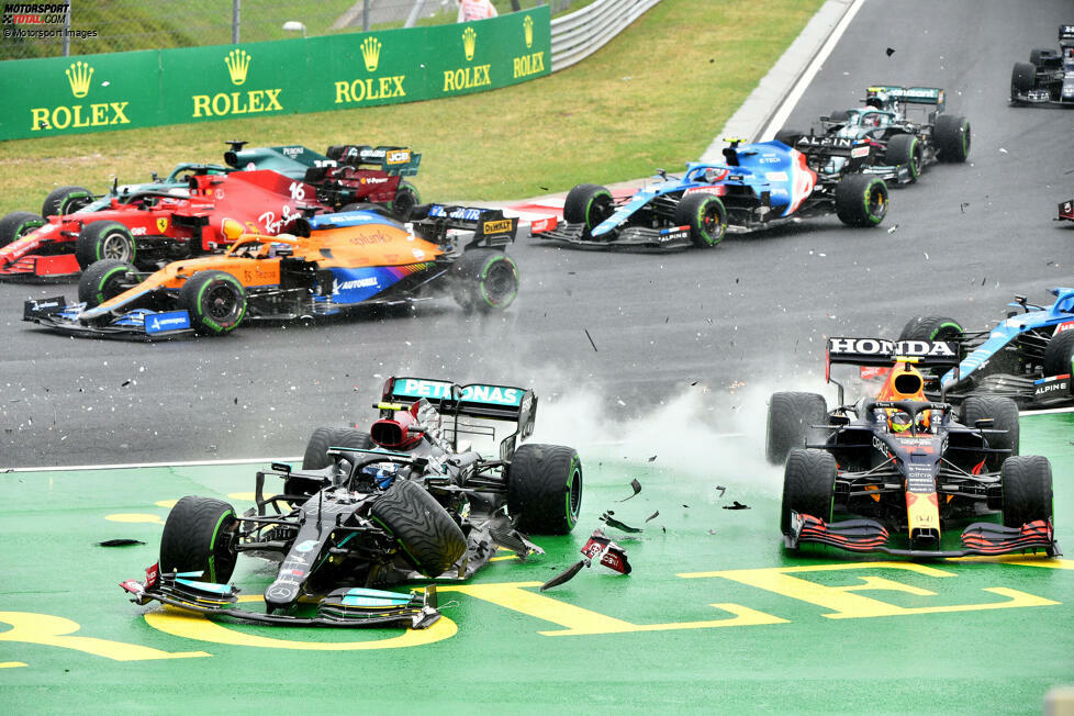 Valtteri Bottas (6): Ordentliches Qualifying, aber mieses Rennen. Den Start auf Intermediates hat er total verhauen, sich dann vor Kurve 1 total verbremst. Ergebnis: drei gegnerische Autos futsch, er selbst ebenfalls im Aus. Schlimmer gehts nicht, auch wenn sein Team Mercedes vom Resultat profitiert.