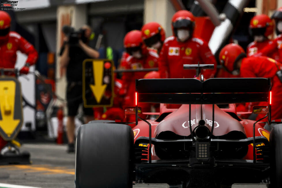 Charles Leclerc (4): Das war gar nichts. Nur P7 im Qualifying, noch dazu hinter Teamkollege Carlos Sainz, der den deutlich besseren Eindruck hinterlassen hat. Im Rennen hat Leclerc die Reifen regelrecht 