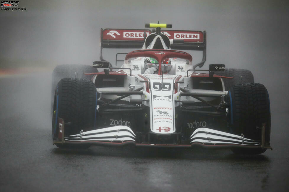 Antonio Giovinazzi (4): Er war besser als Räikkönen, hat aber ebenfalls die Gelegenheit verpasst, im Regen mal aufzuzeigen. Unspektakuläres Wochenende, wenn auch ohne größere Fehler. Gibt eine Vier.
