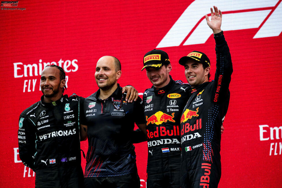 12. Podium: Großer Preis von Frankreich 2021 für Red Bull - 3. Platz hinter Max Verstappen (1./Red Bull) und Lewis Hamilton (2./Mercedes)