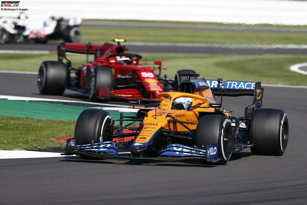 Daniel Ricciardo (2): Ein Lichtblick für den McLaren-Neuzugang. Seine These: Weil in Silverstone der Fokus nicht auf der Bremse liegt. Prompt auf Augenhöhe mit Norris im Qualifying und auch im Rennen nicht weit weg vom Teamkollegen. Gute Leistung, keine Fehler.