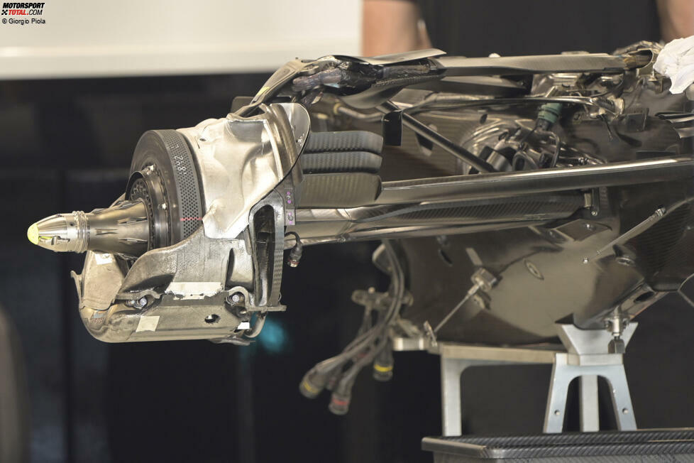 Mercedes W12: Hinterrad-Bremse