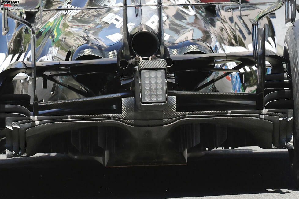 Mercedes W12: Diffusor