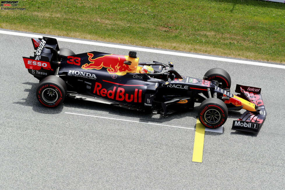 Der neue Diffusor ist aber nicht die erste größere Neuerung, die Red Bull in der Saison 2021 verwendet. Die folgenden Bilder zeigen die wichtigsten Entwicklungsschritte des Teams seit den Wintertests in Bahrain.