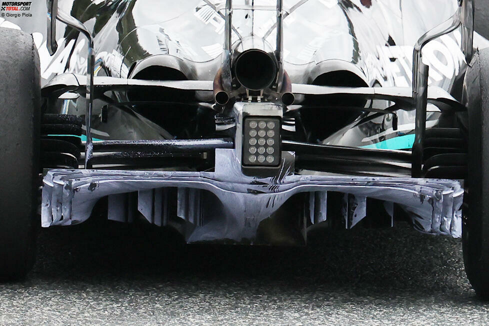 Mercedes W12: Diffusor