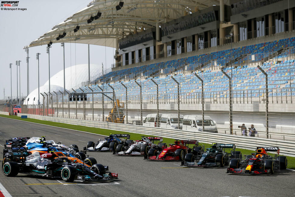 Die Formel-1-Autos 2021 auf der Strecke: Hier zeigen wir erste Fahrbilder der neuen Rennwagen beim Formel-1-Test in Bahrain!
