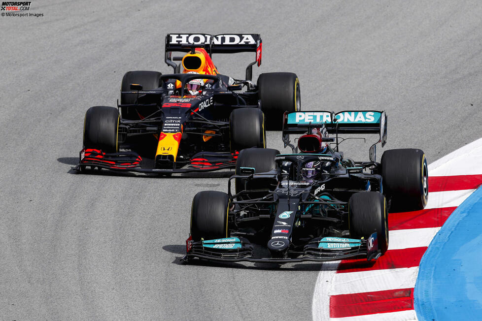 Barcelona: Im Taktik-Schach von Spanien ringt Mercedes Red Bull durch die smartere Boxenstrategie nieder. Hamilton siegt im zweiten Rennen in Folge, rückt weiter ab von Verstappen in der Gesamtwertung. Doch Verstappen bleibt dran durch Platz zwei plus schnellste Runde. Der neue Zwischenstand: 94:80 Punkte.