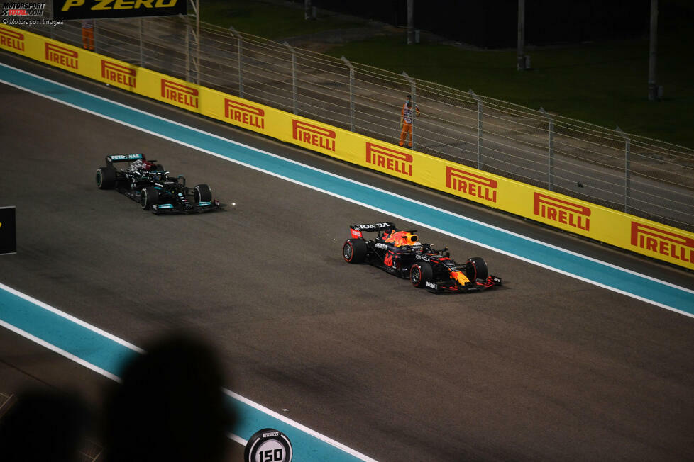 Abu Dhabi: Die Entscheidung fällt im letzten Rennen und in der letzten Runde, nach dem Restart infolge einer späten Safety-Car-Phase. Verstappen hat Reifenvorteil und überholt Hamilton, gewinnt das Rennen und die WM. Am Ende steht es 395,5:387,5 Punkten zugunsten von Verstappen.