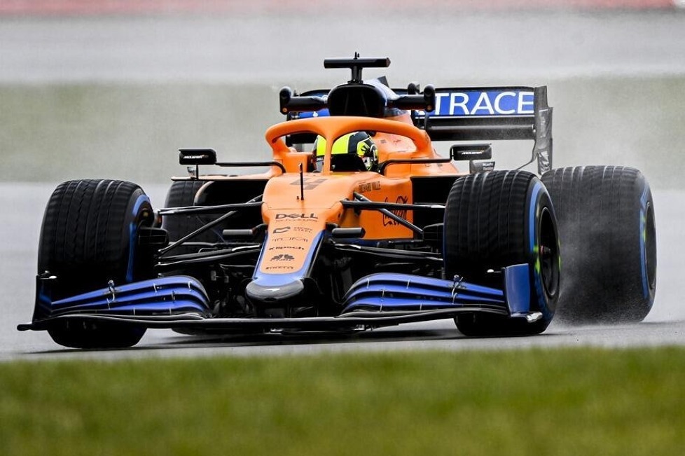 Lando Norris und Daniel Ricciardo sind in Silverstone erstmals im neuen McLaren MCL35M auf die Strecke gegangen - Die Bilder vom verregneten Shakedown